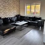 Villa Spacious & Cozy With Open Kitchen Lounge *