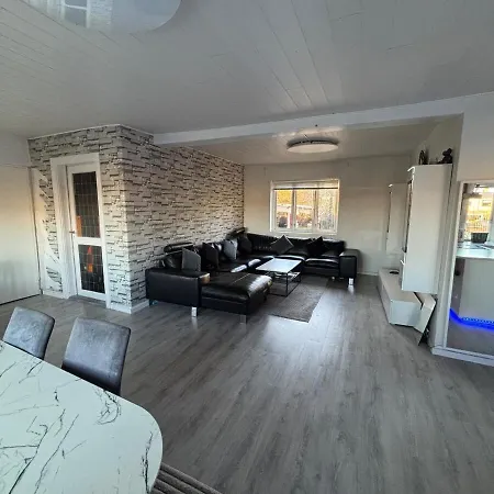 ヴィラ Spacious & Cozy With Open Kitchen Lounge *