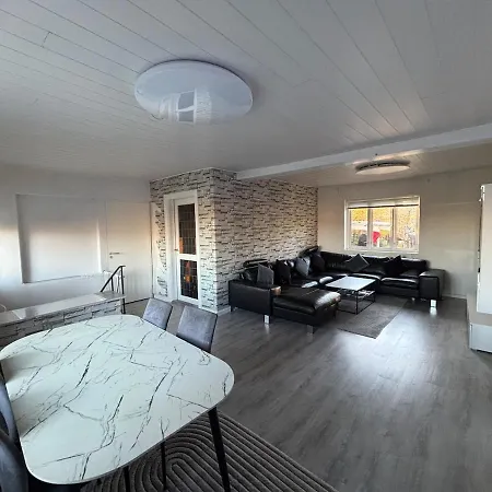 Spacious & Cozy With Open Kitchen Lounge Søborg