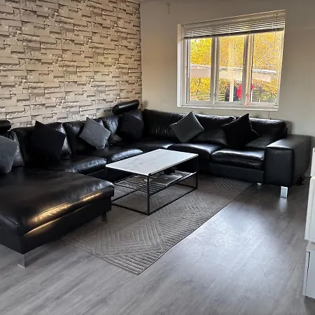 ヴィラ Spacious & Cozy With Open Kitchen Lounge *