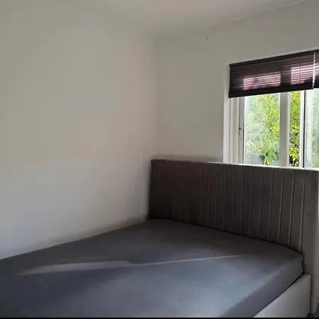 ヴィラ Spacious & Cozy With Open Kitchen Lounge *