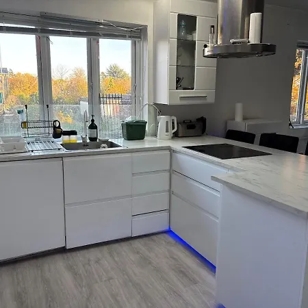 Spacious & Cozy With Open Kitchen Lounge ヴィラ