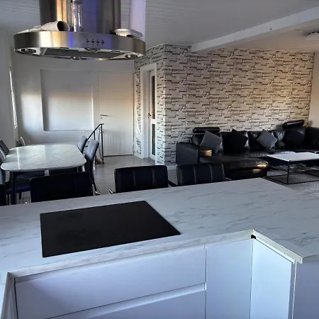Spacious & Cozy With Open Kitchen Lounge Сёборг