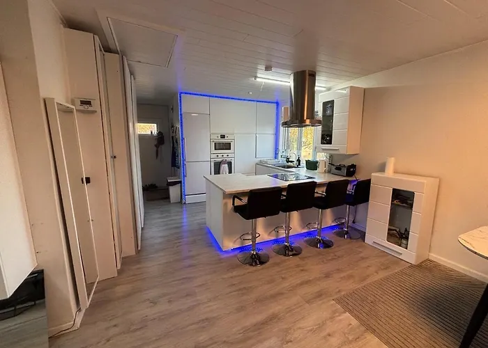 Spacious & Cozy With Open Kitchen Lounge *